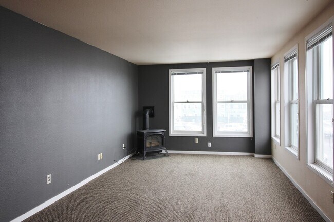 Photo - Spacious one bedroom, one bath apartment i...