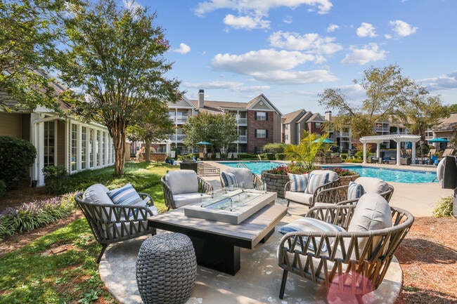 Building Photo - Walkers Crossing