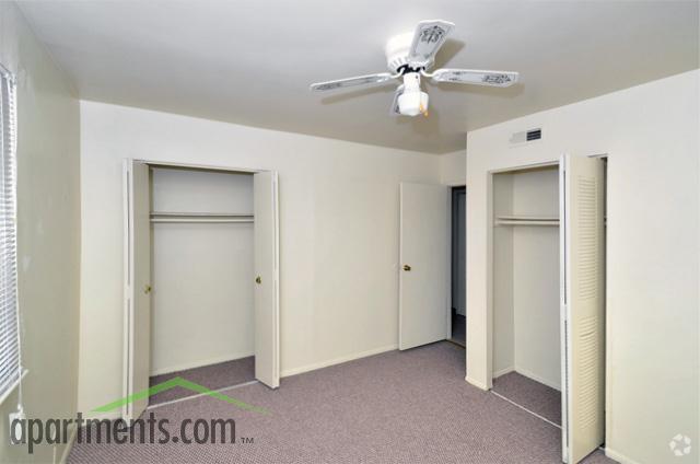 Bedroom - Hillcrest Oaks