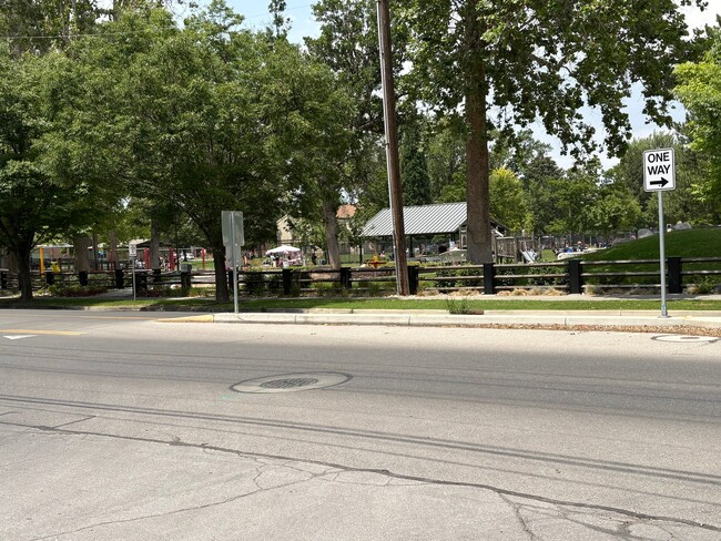 Photo - 414 400 N Unit 1