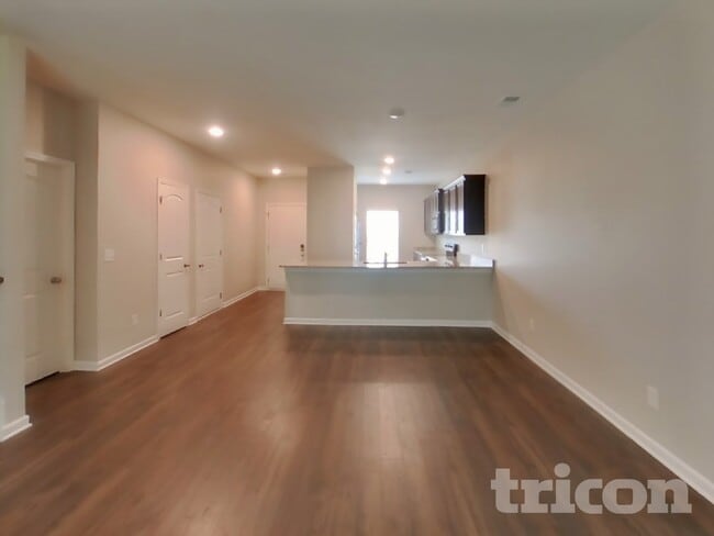 Photo - 2918 Beeswax St