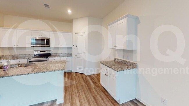 Photo - 319 Pennsylvania Ave