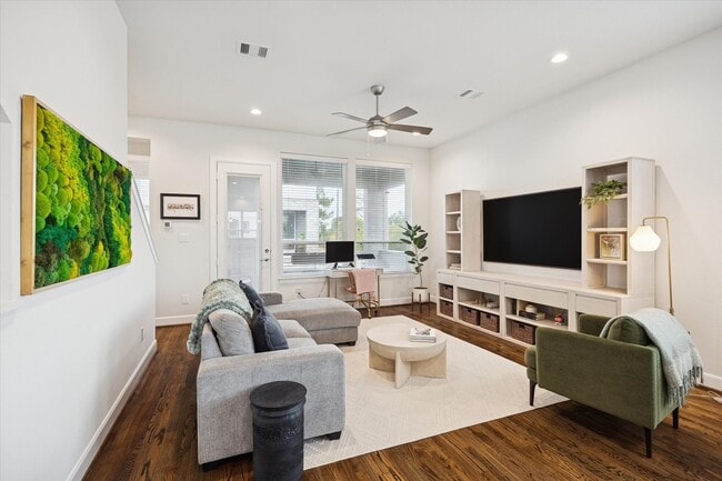 Photo - 1055 Timbergrove Yards Ln