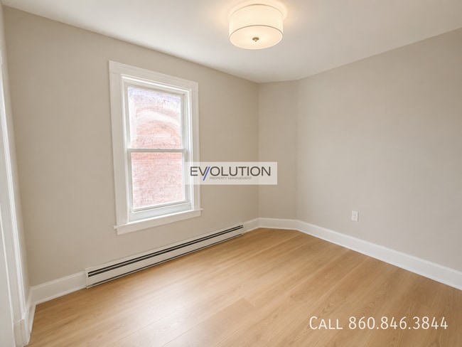 Building Photo - 906-908 Park St-3W Unit 3W