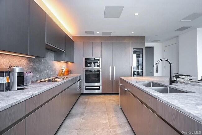Photo - 133-36 37th Ave Unit PH3B
