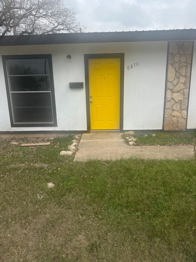 Building Photo - Brookview Duplexes "Where Peaceful Living Begins!"