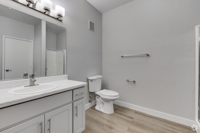 2BR, 2BA - 1068SF - Primary Bathroom