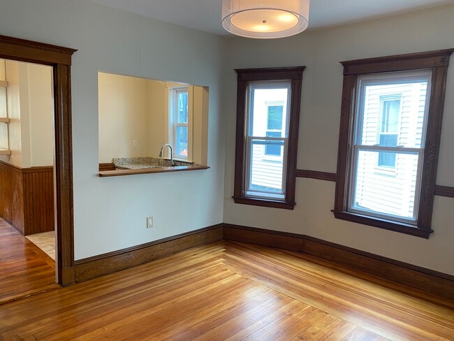 Building Photo - 37 Bromfield Rd Unit 1