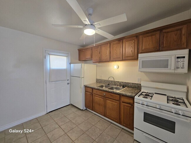 5826 Ocotillo Ave Unit Ocotillo Ave Apt 5828