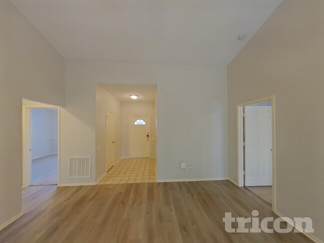 Photo - 2601 Country Creek Ln