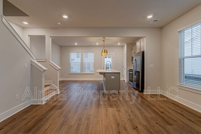 Photo - 511 Harebell Wy