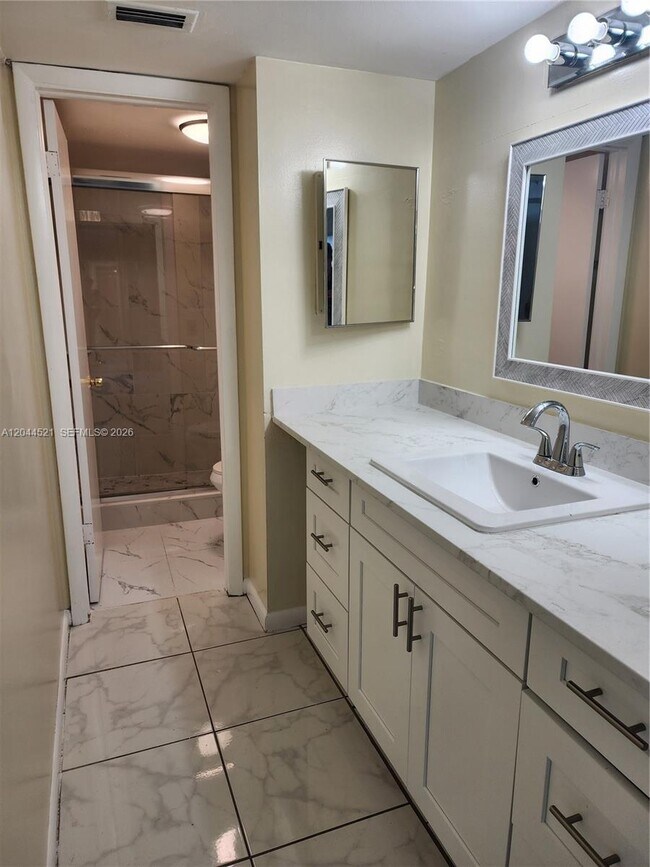 Photo - 2148 White Pine Cir