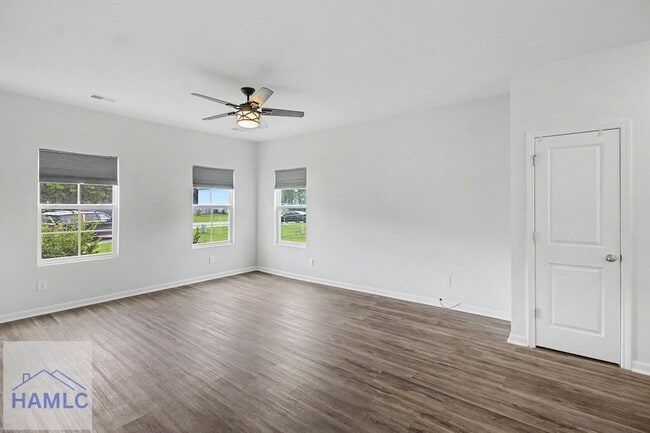 Photo - 137 Castaway Ct