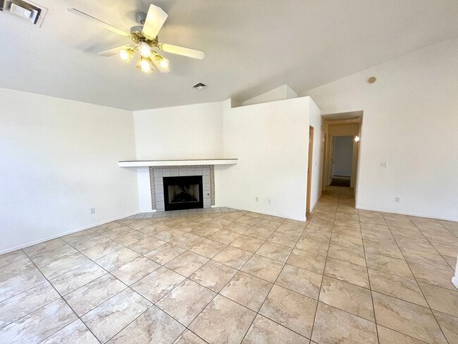 Photo - Cute 3 Bedroom Home in Center of Kingman! *CURRENTLY OCCUPIED, PLEASE DO NOT DISTURB THE TENANTS*