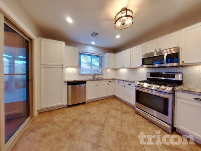 Photo - 43738 Elm Dr