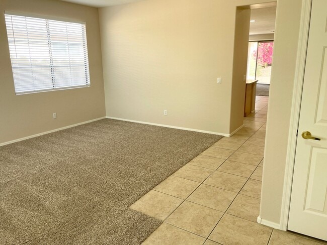 Photo - 4 Bedroom/2 Bath Single Level Home in Anthem! Close to freeway & TSMC Plant!