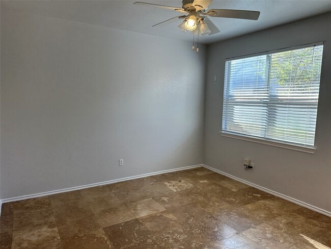 Photo - 16518 Cairngrove Ln