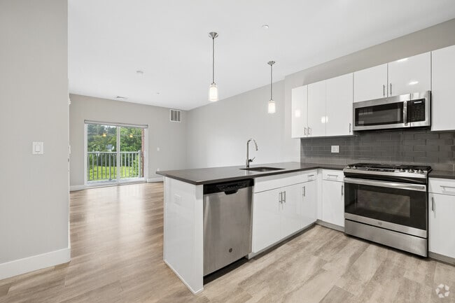 1BR, 1BA - 761SF - Kitchen