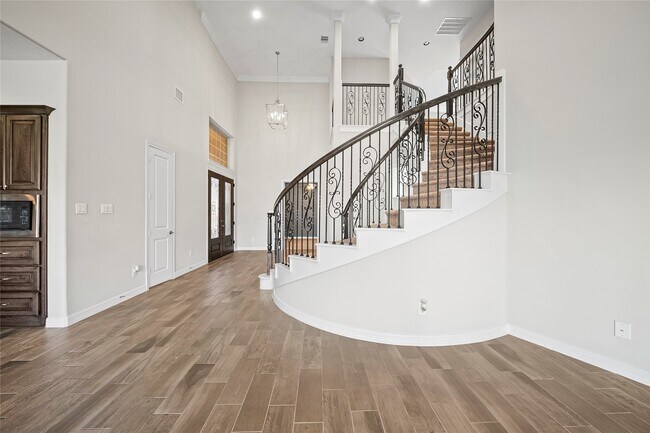 Photo - 2823 Maple Oak Ln