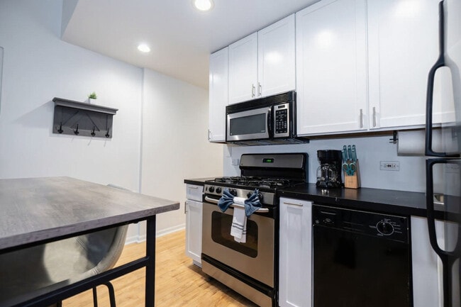 Photo - 2544 N Burling St Unidad ID1319106P