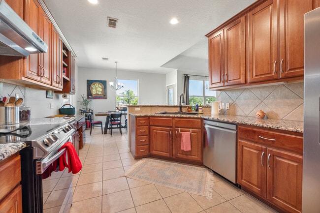 611 Newport Dr Unidad Pat Moreno