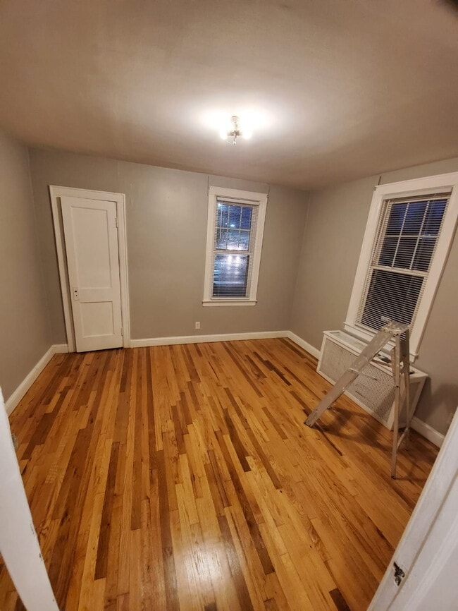 Photo - 176 Hicksville Rd