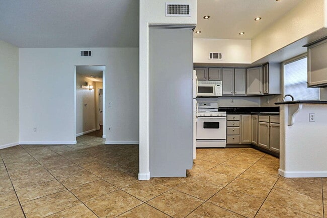 Photo - Spacious 1st floor condo in Henderson