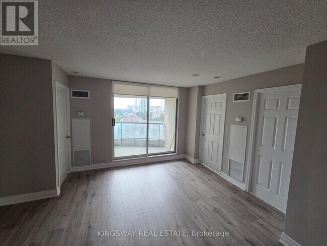 Photo - 7 Lorraine Dr Unit 812