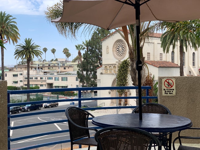 Photo - 444 S Occidental Blvd Unidad 1