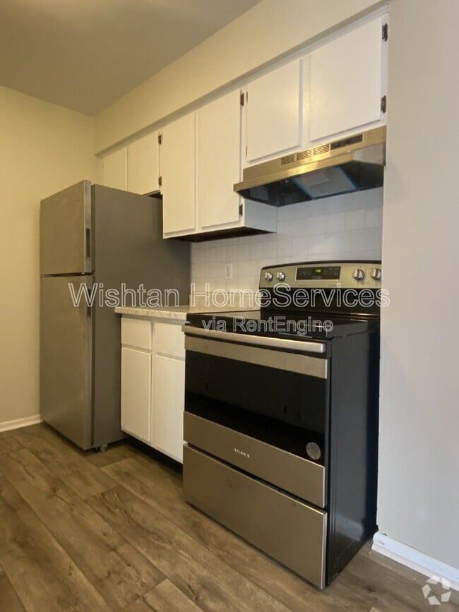 Building Photo - 219 Charleston Blvd Unit 1 Rental