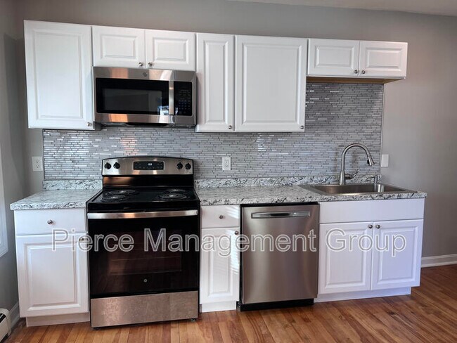 Building Photo - 185 Calef Rd Unit 4