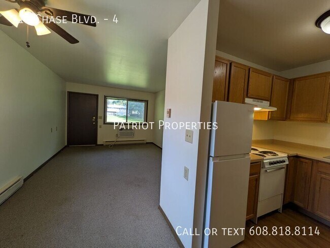 Building Photo - 712 Chase Blvd Unit 4