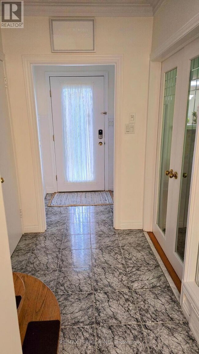 Photo - 11 Northolt Ct