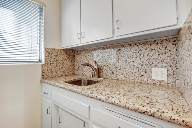 Photo - 10900 Santa Monica Blvd, prime Westwood!