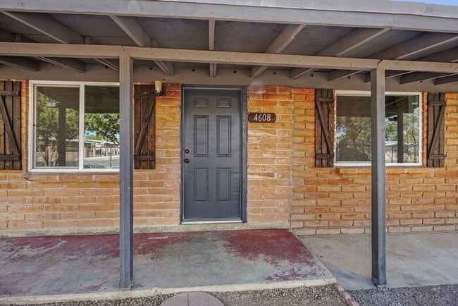Photo - Spacious 4-Bed Tucson Home with Large Primary Suite & Private Covered Patio