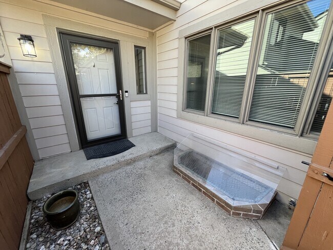 12564 W 1st Pl Unidad -