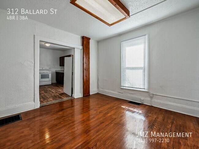 Photo - 312 Ballard St