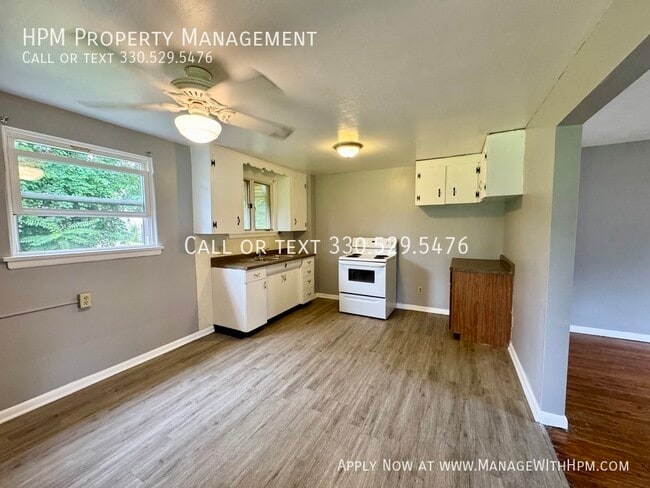 Photo - 1732 17th St NE