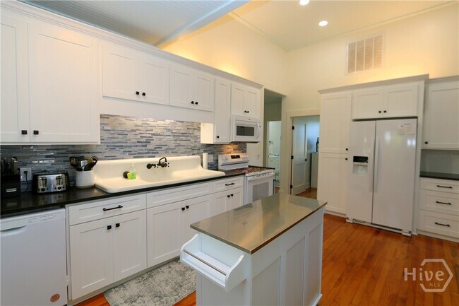 Photo - 201 Lovell Ave