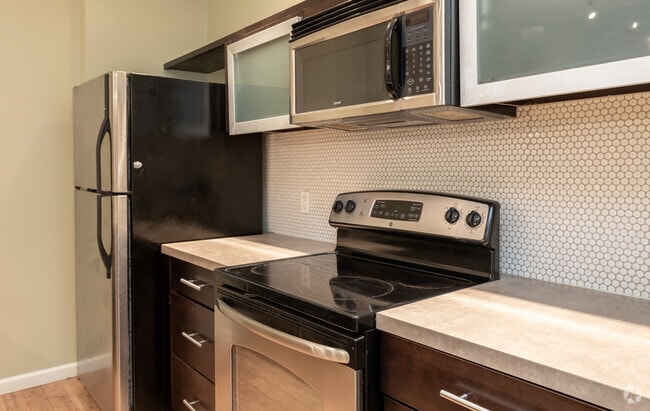 2BR, 1BA - 1100 SF - The Telephone Building