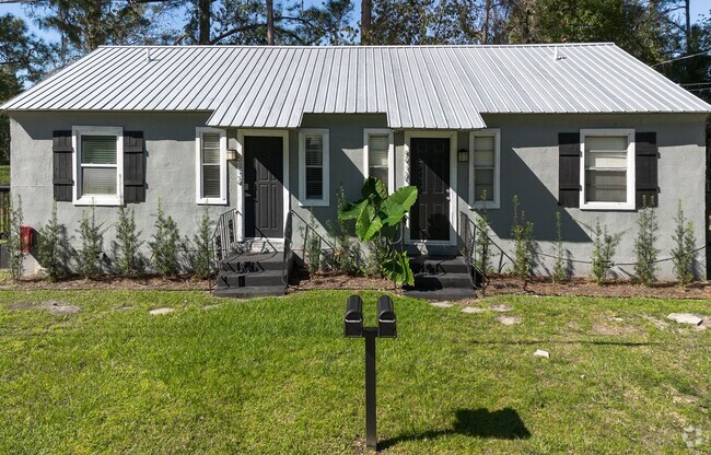 Building Photo - Renovated 2 Bedroom Jacksonville Heights D... Rental