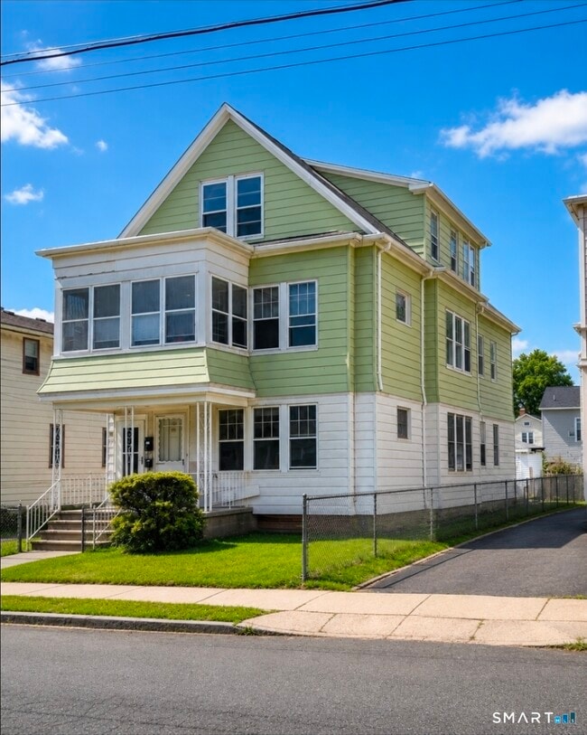 Building Photo - 97-99 Beacon St Unit 3rd fl