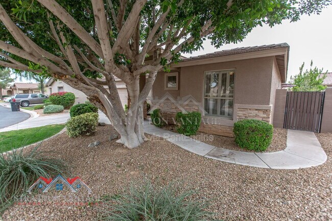 Photo - 2058 S Longwood