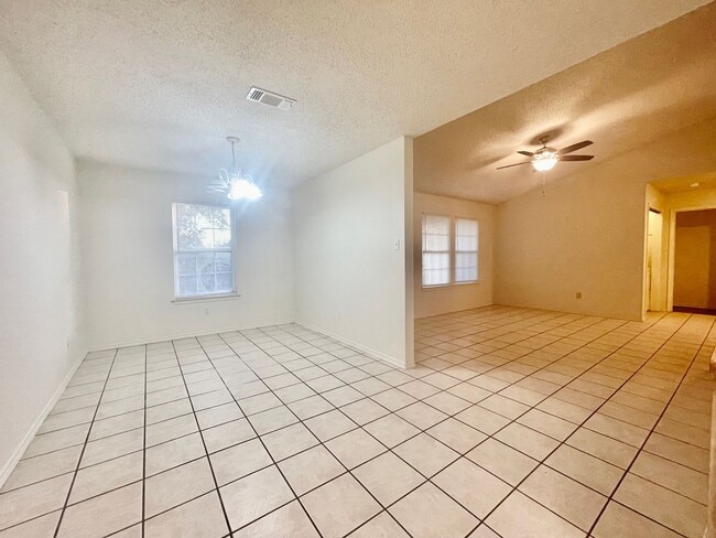 Photo - 1629 Gordon St