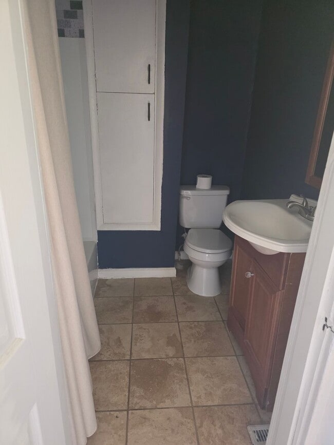 Photo - Beautiful home in the heart of Wood River!!