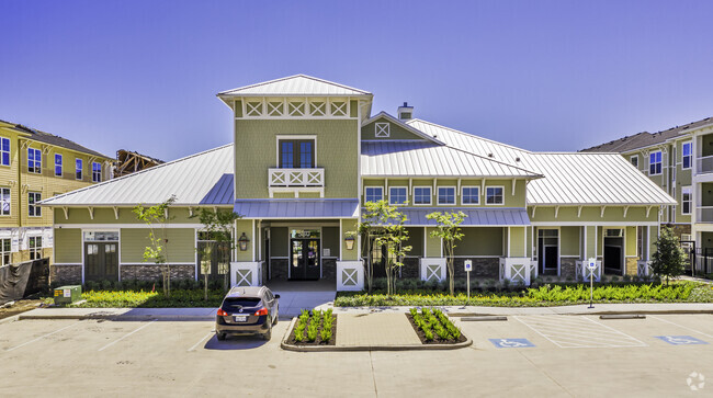 Building Photo - Riverhaus Creekside Rental