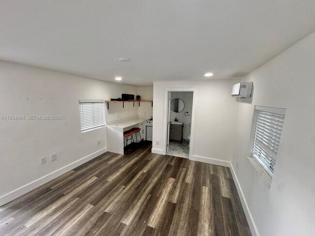 Photo - 555 NE 70th St Unit Studio