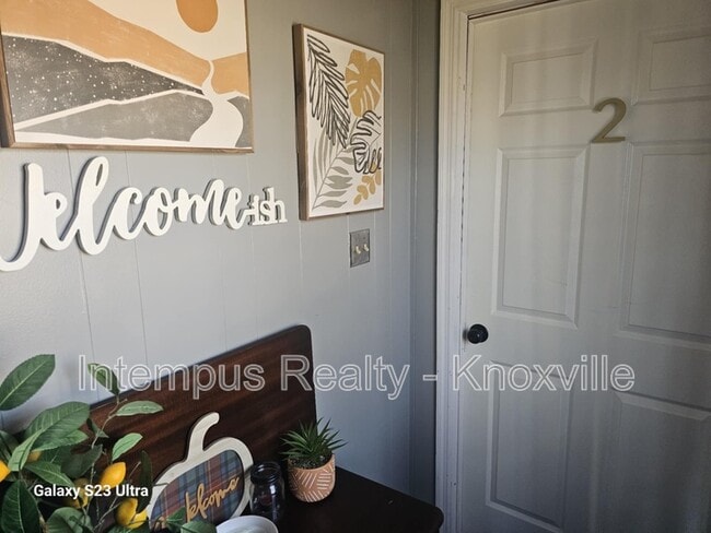 Photo - 2403 Howard St Unidad Apt 2