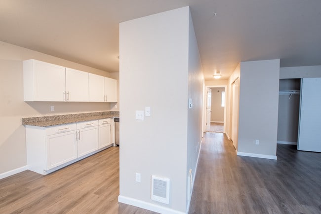 Photo - Lindale Apartments