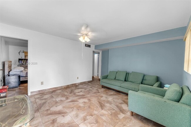 Photo - 174 Corrine Pl